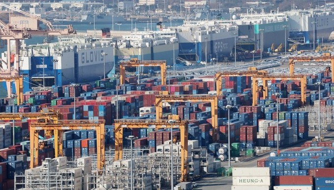 지난해 4분기 실질 GDP 0.3% 역성장…연간 기준 1.0% 달성